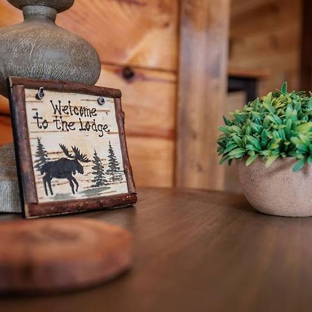 Shelter Me - 5 Miles To Dollywood , Hot Tub, Wi-Fi, Game Room 鸽子谷 外观 照片