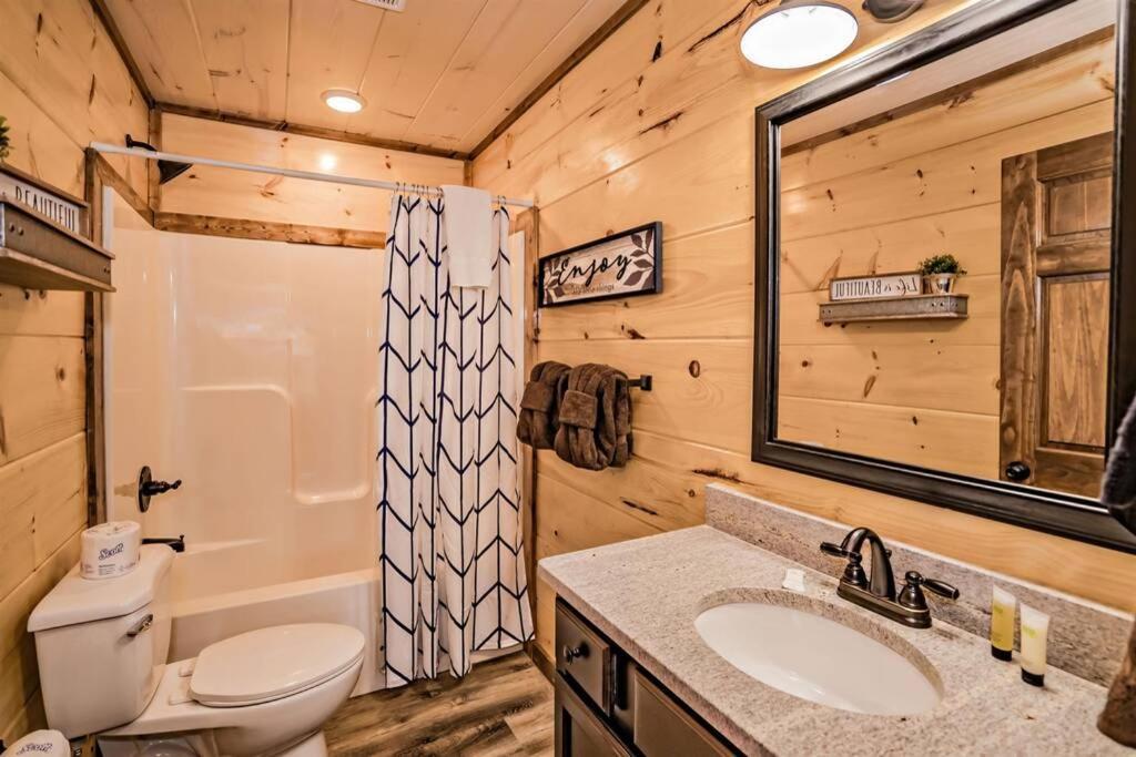 Shelter Me - 5 Miles To Dollywood , Hot Tub, Wi-Fi, Game Room 鸽子谷 外观 照片