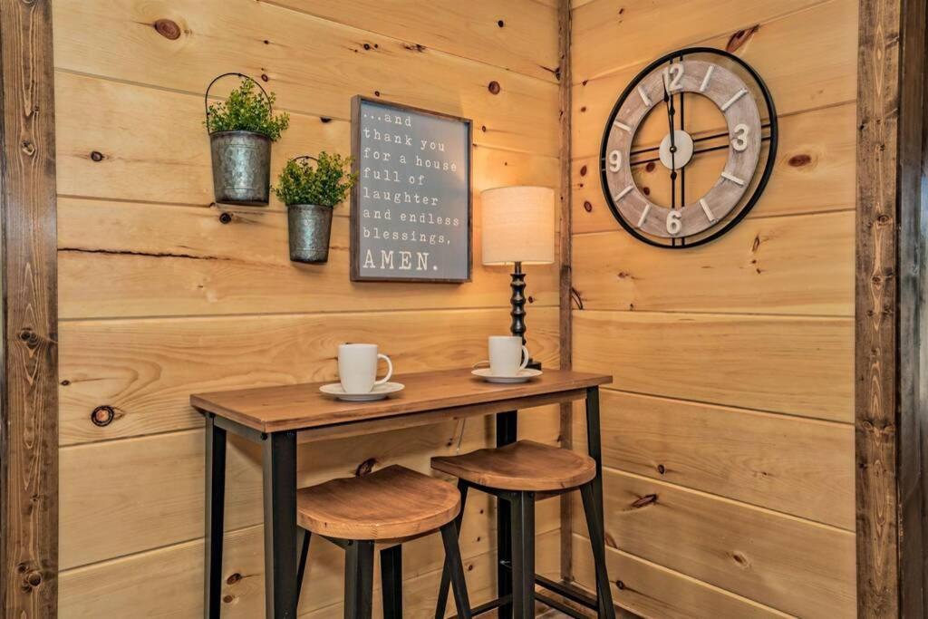 Shelter Me - 5 Miles To Dollywood , Hot Tub, Wi-Fi, Game Room 鸽子谷 外观 照片